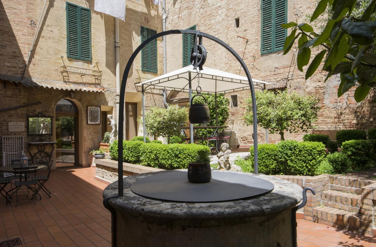 Piazza Paradiso Accommodation Siena Eksteriør bilde